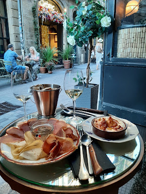 Voilà ! Bar à vins du monde à Bordeaux