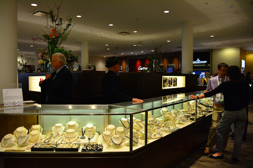 Jewelry Store «Borsheims Fine Jewelry», reviews and photos, 120 Regency Pkwy, Omaha, NE 68114, USA