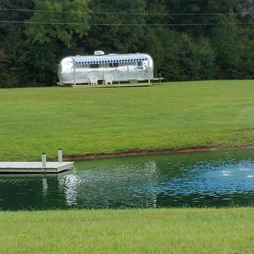 Lodge «The Farmhouse Inn», reviews and photos, 108 W Swan St, Centerville, TN 37033, USA