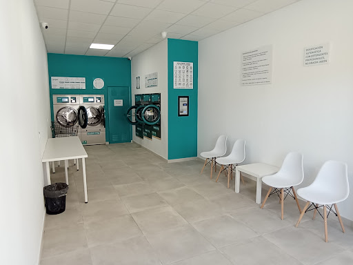 L’acqua lavandería autoservicio