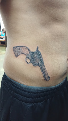 Tattoo Shop «Live Canvas Tattoo Parlour», reviews and photos, 434 Belle Terre Blvd, Laplace, LA 70068, USA