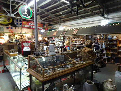 The Rusty Bucket Antiques and Collectibles