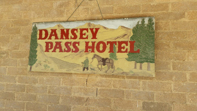 Comments and reviews of Danseys Pass Hotel