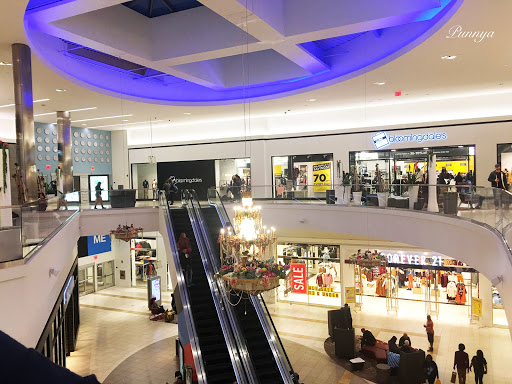 Shopping Mall «Fashion Outlets of Chicago», reviews and photos, 5220 Fashion Outlets Way, Rosemont, IL 60018, USA