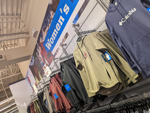 Sportswear Store «Columbia Sportswear Outlet Store - Premium Outlets», reviews and photos, 4976 Premium Outlets Way, Chandler, AZ 85226, USA