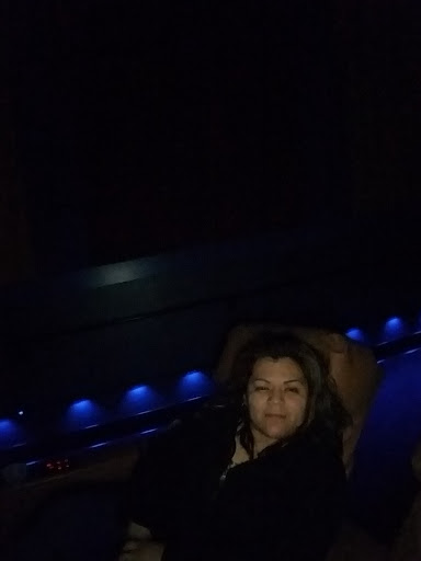 Movie Theater «Cinema 12 Theatre: Classic Cinemas», reviews and photos, 100 L W Besinger Dr, Carpentersville, IL 60110, USA