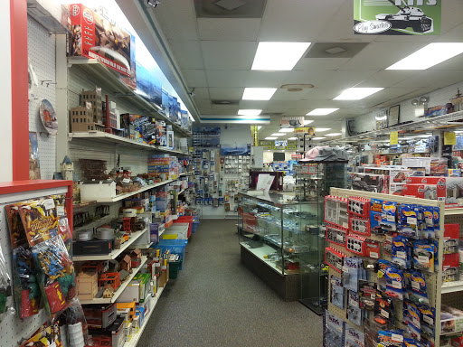 Hobby Store «Chicagoland Toys and Hobbies», reviews and photos, 6017 N Northwest Hwy, Chicago, IL 60631, USA