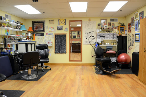 Tattoo Shop «Iowa City Tattoo», reviews and photos, 393 E College St, Iowa City, IA 52240, USA