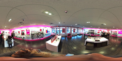 Cell Phone Store «T-Mobile», reviews and photos, 5691 Red Bug Lake Rd #11, Winter Springs, FL 32708, USA