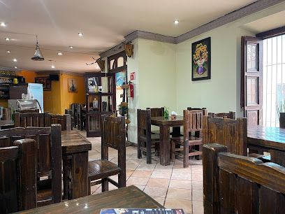Luna restaurant - C. Isauro Venzor 102 ote, Zona Centro, 34000 Durango, Dgo., Mexico