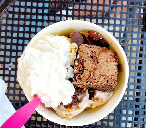 Frozen Yogurt Shop «Gracie Bleu Frozen Yogurt», reviews and photos, 9155 Poplar Ave, Germantown, TN 38139, USA