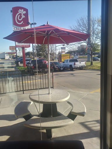 Fast Food Restaurant «Chick-fil-A», reviews and photos, 2711 N Belt Line Rd, Irving, TX 75062, USA