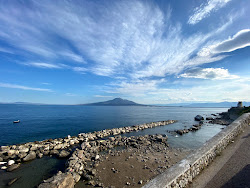 Fotografie cu Stone beach II amplasat într-o zonă naturală