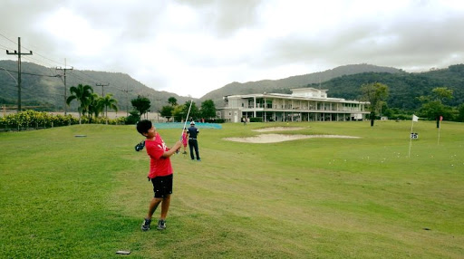 Phunaka Golf Driving Range & Golf Academy (Coach Bob)