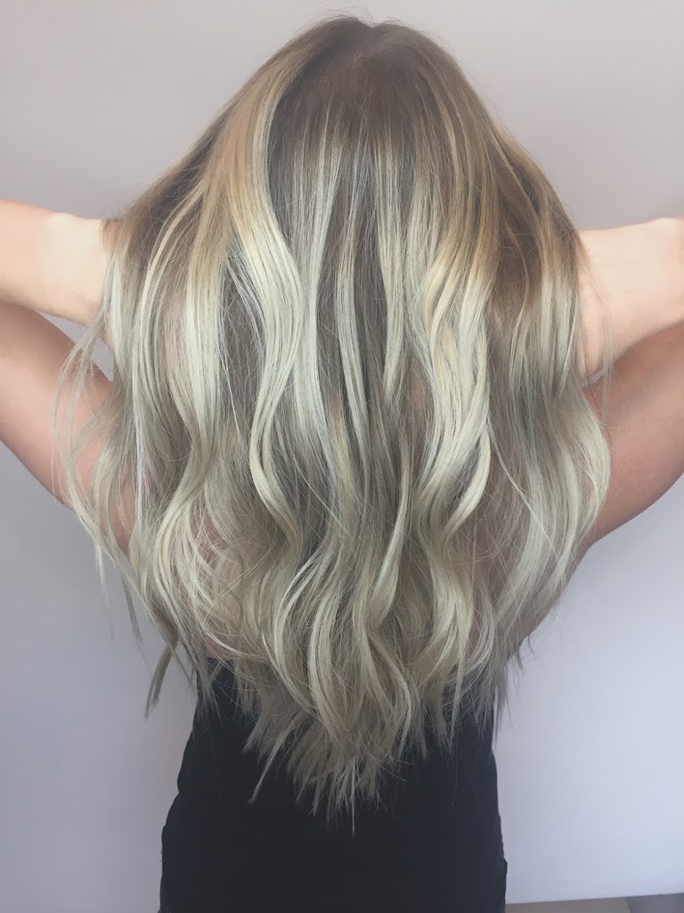 ACCOLADES SALON SPA in Highland Park 55105