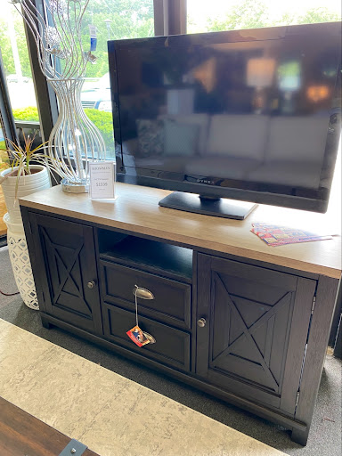 Furniture Store «Showman Furniture», reviews and photos, 2431 Crofton Ln, Crofton, MD 21114, USA