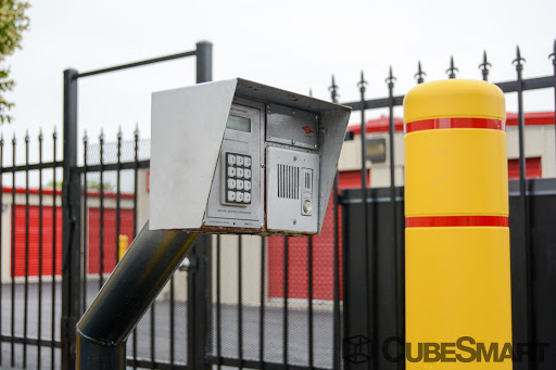 Self-Storage Facility «CubeSmart Self Storage», reviews and photos, 565 W Boughton Rd, Bolingbrook, IL 60440, USA