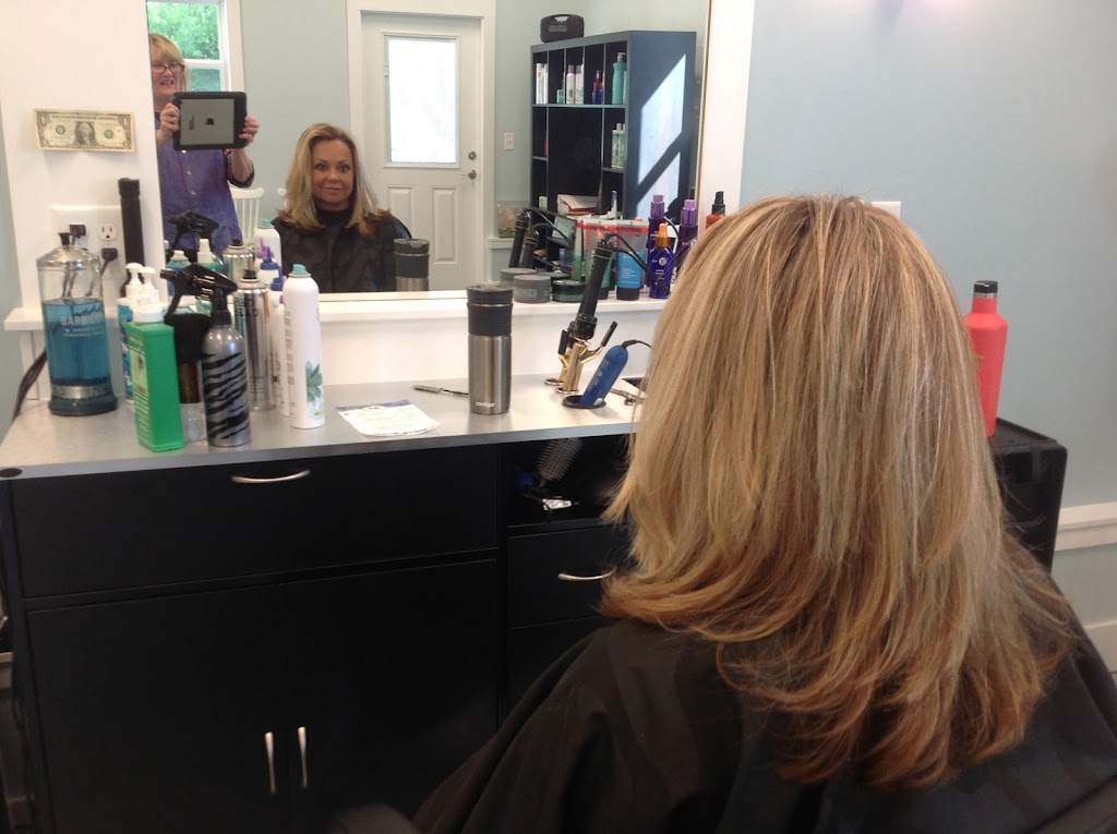 Darcy's Hair Salon 28443