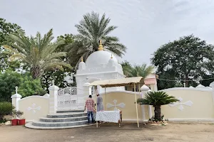 Kaka Akela Saheb Mazaar image