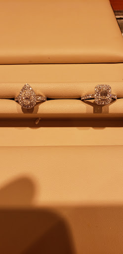 Jewelry Store «Zales - The Diamond Store», reviews and photos, 4325 Glenwood Ave, Raleigh, NC 27612, USA