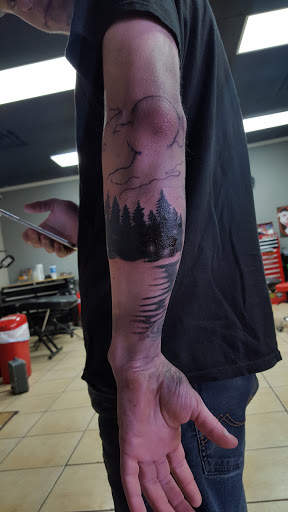 Tattoo Shop «Platinum Ink Tattoo & Piercing», reviews and photos, 12333 NW Grand Ave, El Mirage, AZ 85335, USA