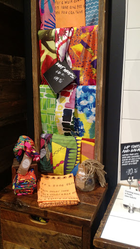 Cosmetics Store «Lush», reviews and photos, 112 E Broadway, Bloomington, MN 55425, USA