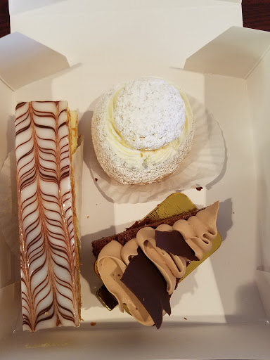 Bakery «Layered Cake Patisserie LLC», reviews and photos, 9 Catoctin Cir SW, Leesburg, VA 20175, USA