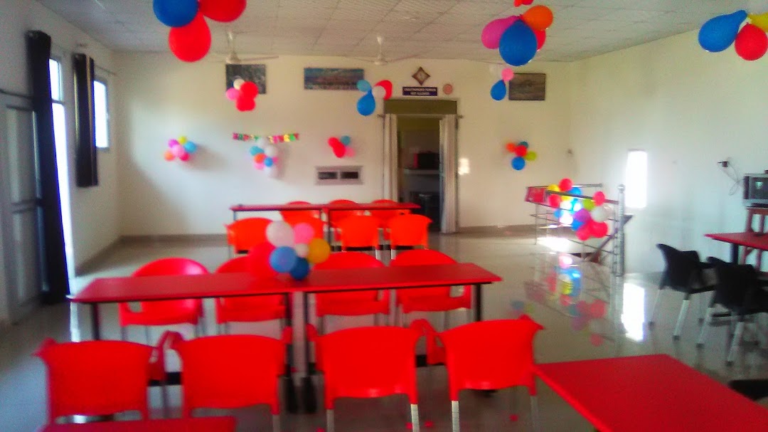 Pakhi Family Restaurant, Banquets & guest House