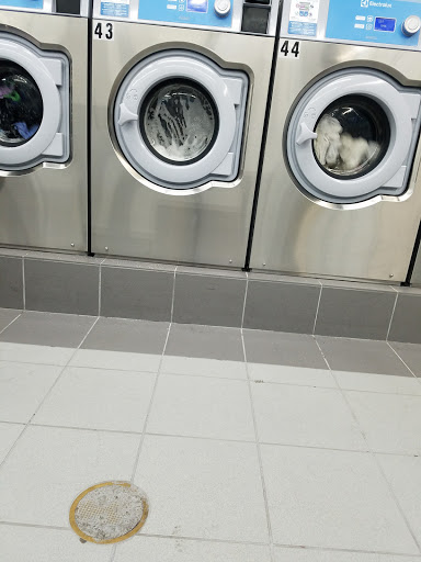 Laundromat «Giant Laundry», reviews and photos, 2861 Webster Ave, Bronx, NY 10458, USA