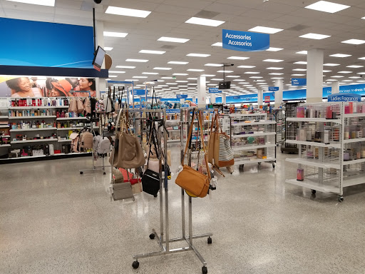 Clothing Store «Ross Dress for Less», reviews and photos, 3203 N State Rd 7, Lauderdale Lakes, FL 33319, USA