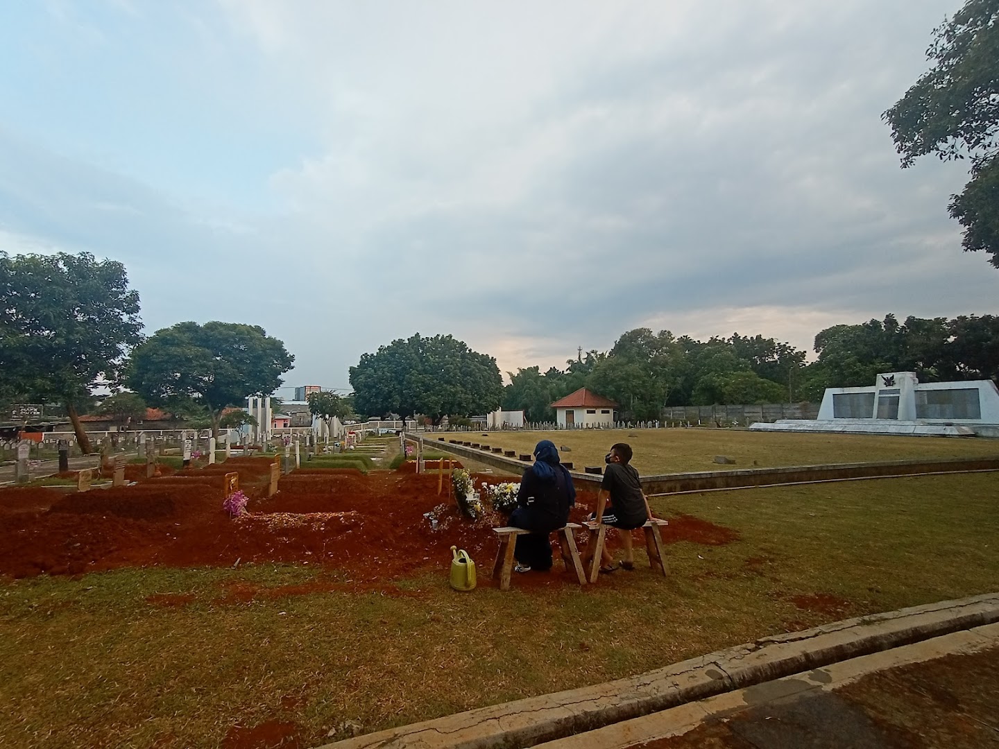 Taman Makam Pahlawan Bahagia Tni Pondok Aren Photo