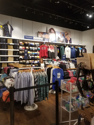 Clothing Store «Aéropostale», reviews and photos, 200 Baychester Ave, Bronx, NY 10475, USA