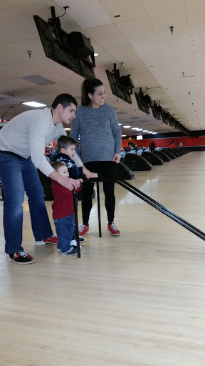Bowling Alley «AMF Lancaster Lanes», reviews and photos, 4913 Transit Rd, Depew, NY 14043, USA