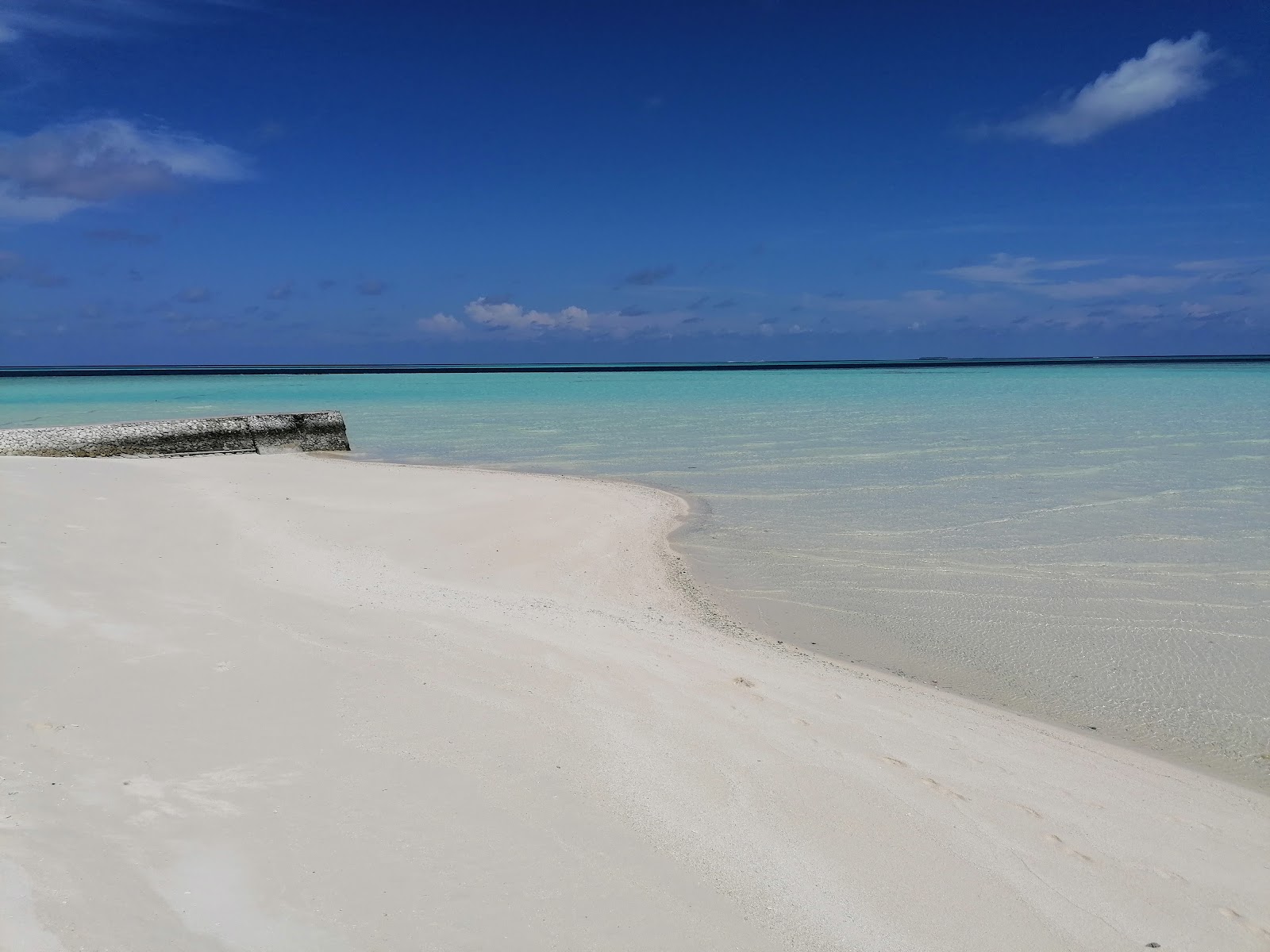 Photo of Aarah Beach and the settlement