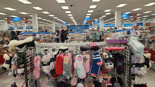 Shopping Mall «Salem Center», reviews and photos, 401 Center St NE, Salem, OR 97301, USA