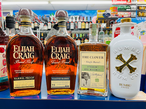 Liquor Store «Main Street Liquor», reviews and photos, 243 E 14 Mile Rd, Clawson, MI 48017, USA