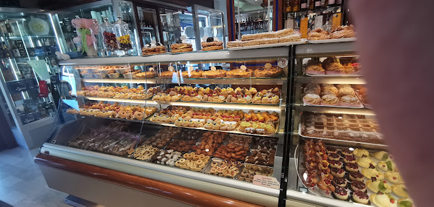Pasticceria Iaquinto Via Salvatore, 6, 81030 Gricignano di Aversa CE, Italia