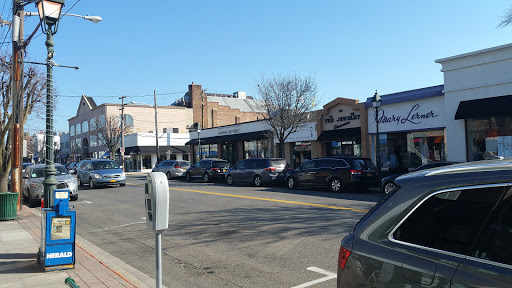 Clothing Store «Banana Republic», reviews and photos, 431 Central Ave, Cedarhurst, NY 11516, USA