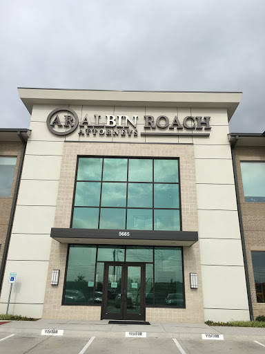 Trial Attorney «Albin Roach», reviews and photos