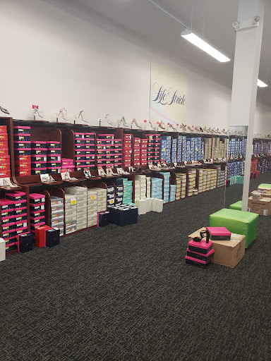 Shoe Store «Shoe Dept. Encore», reviews and photos, 6311 Stewart Rd, Galveston, TX 77551, USA