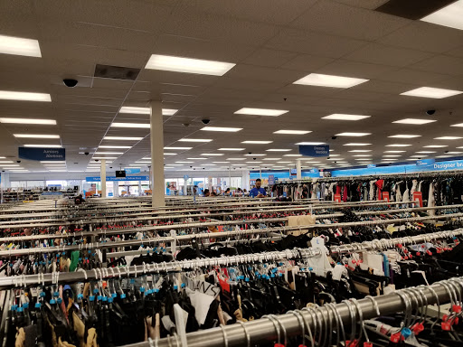 Clothing Store «Ross Dress for Less», reviews and photos, 1419 N Davis Rd, Salinas, CA 93907, USA