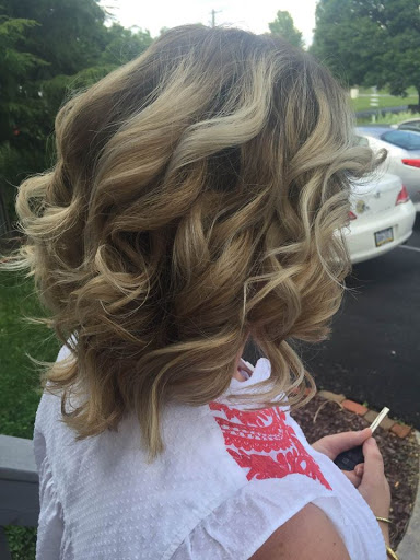 Beauty Salon «Color Bar Beauty Salon», reviews and photos, 519 N Mountain Rd, Harrisburg, PA 17112, USA