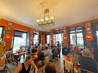 Atmosphère du Restaurant Bouchon Les Lyonnais - n°12