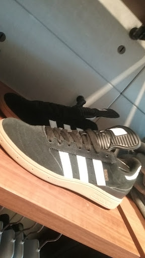 Shoe Store «Adidas Originals», reviews and photos, 8009 Melrose Ave, Los Angeles, CA 90046, USA