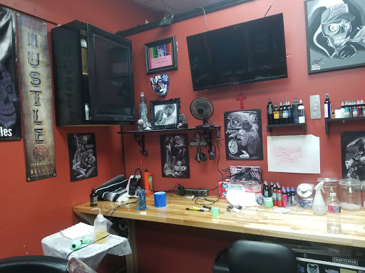Tattoo Shop «Symbolic Tattoo», reviews and photos, 551 W Douglas Ave, Wichita, KS 67201, USA