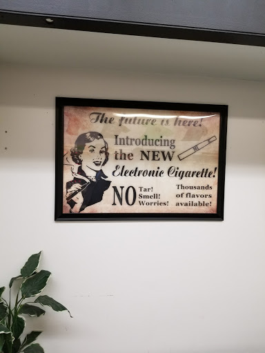 Vaporizer Store «Green Forest Vapor Shop Electronic Cigarettes», reviews and photos, 106 E Main St, Belleville, IL 62220, USA