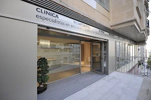 Clínica Dental en Vigo - Montserrat Gallego image