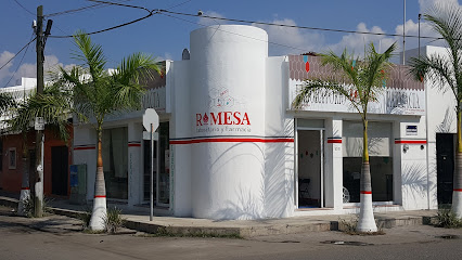 Laboratorio De Diagnostico Clínico Y Farmacia Romesa Calle Basilio Vadillo 100, Centro, 28100 Tecoman, Col. Mexico