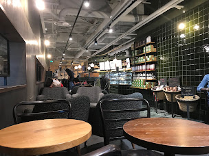 Photo n°47 de Starbucks à Le Mesnil-Amelot ()