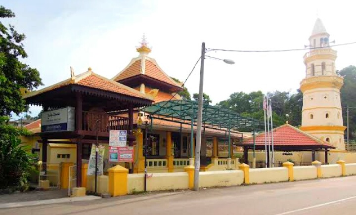 Minaret in Pagodestijl - - Kampong Doejong - Moskee